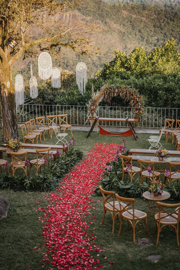 casamento ao ar livre com decoração de filtros dos sonhos