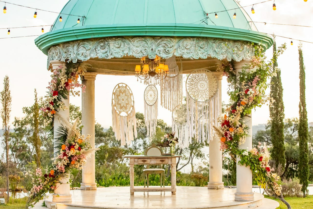 casamento ao ar livre com decoração de filtros dos sonhos para inspiração