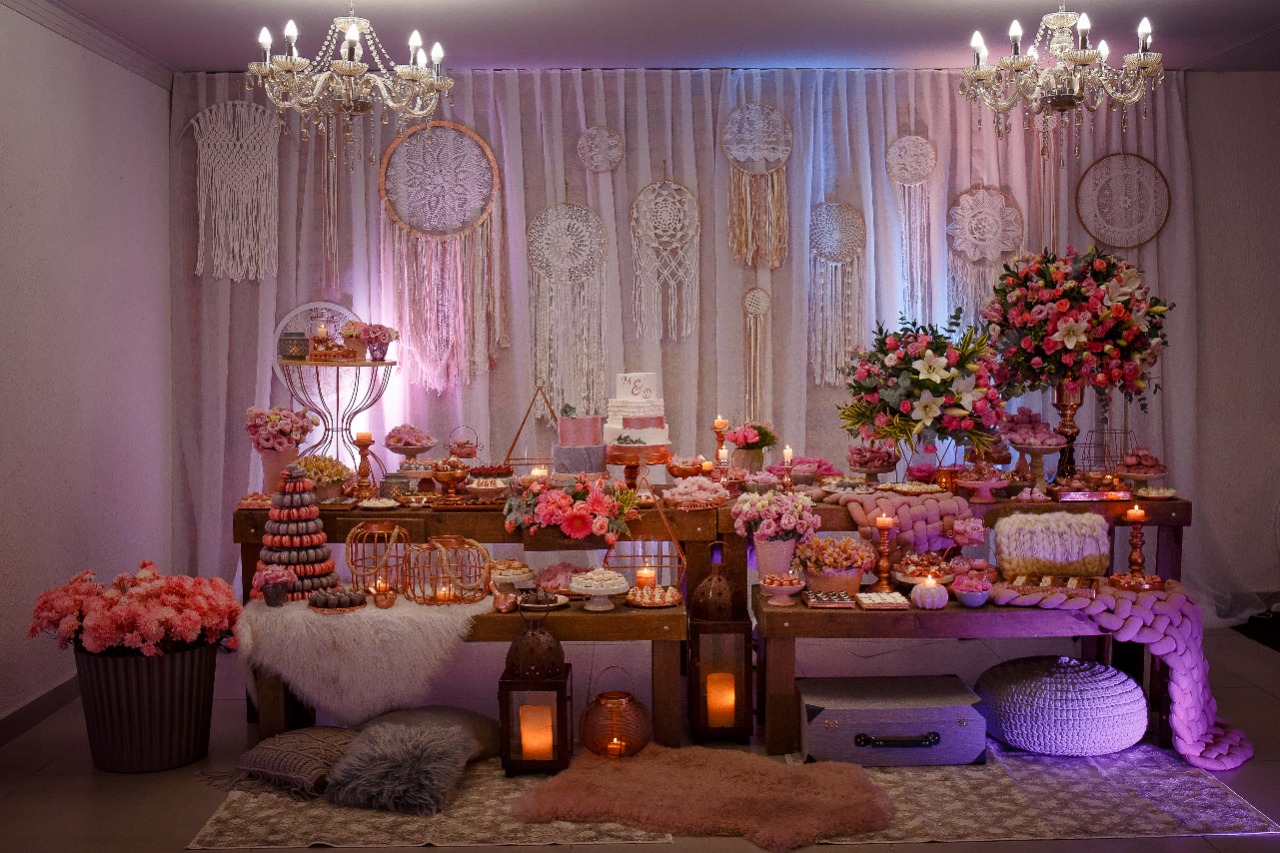 casamento classico ou romantico com decoração de filtros dos sonhos