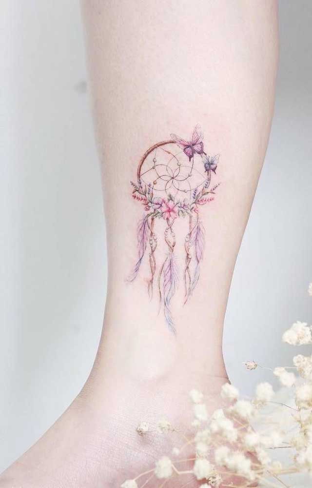 tatuagem de filtros dos sonhos no tornozelo